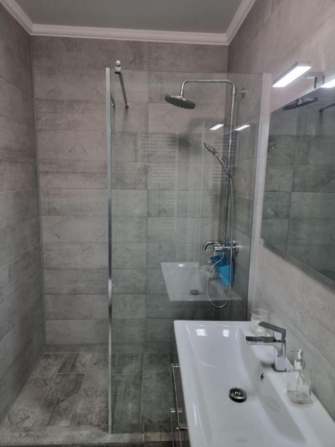 Apartament 2 Camere Eliberarii คอนสตันซา ภายนอก รูปภาพ